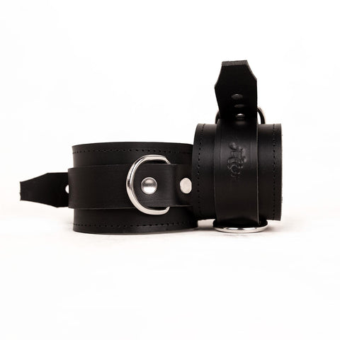 Classic Leather Restraint Set - Collar, Wrist and Ankle Cuffs